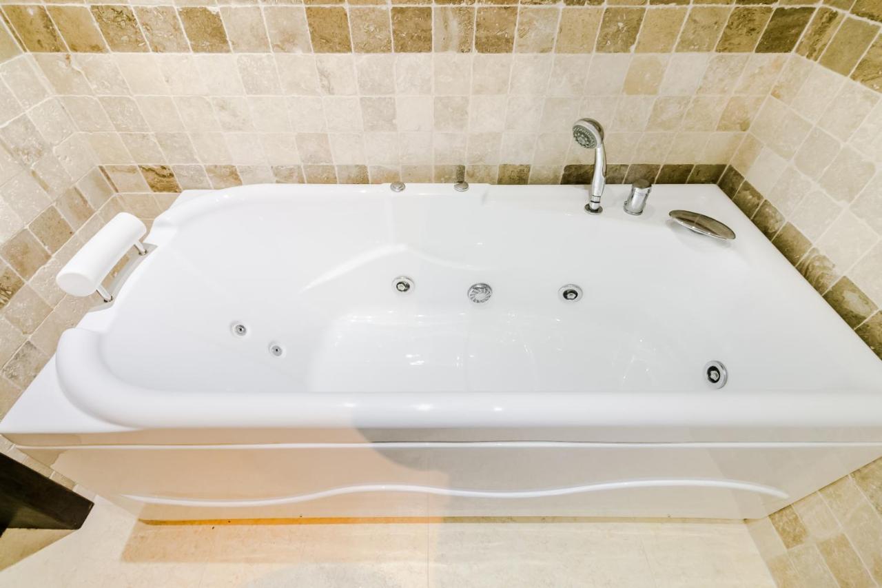 Hotel Marina Pucioasa エクステリア 写真